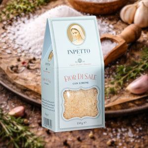 INPETTO - Fior di sale con limone - Nachfüllpack 150gr - feinkostinpetto - Delikatessen, Feinkost, feinkostinpetto, Fior Die Sale, Fleur de sel, inpetto, inpetto-feinkost, inpettofeinkost, Mediterrane Küche, Salz - inpetto.shop inpetto feinkostinpetto